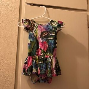 Little bum bums onesie style dress! 6-12